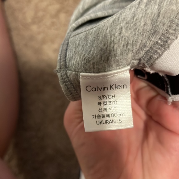 Calvin Klein sports bra - Picture 3 of 3